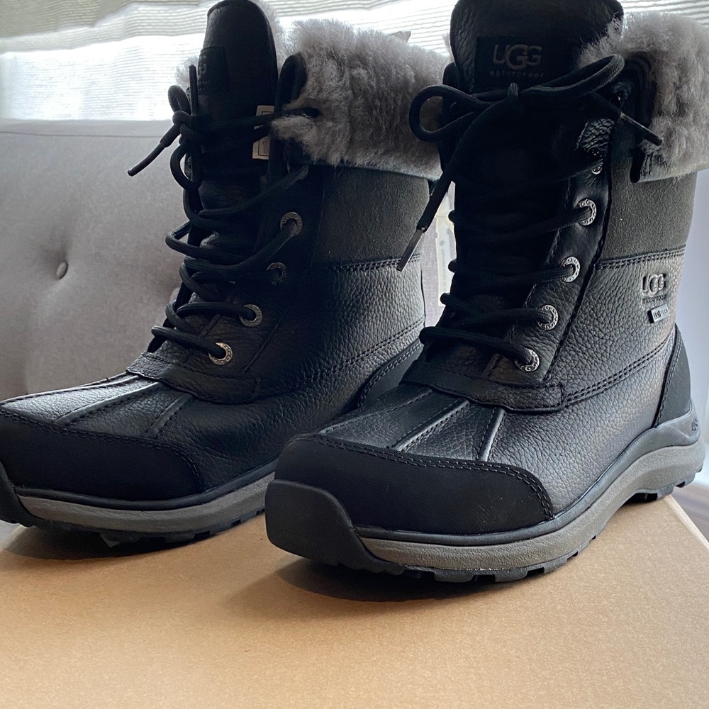 Adirondack Snow boots by UGG size 7 Women’s NIB